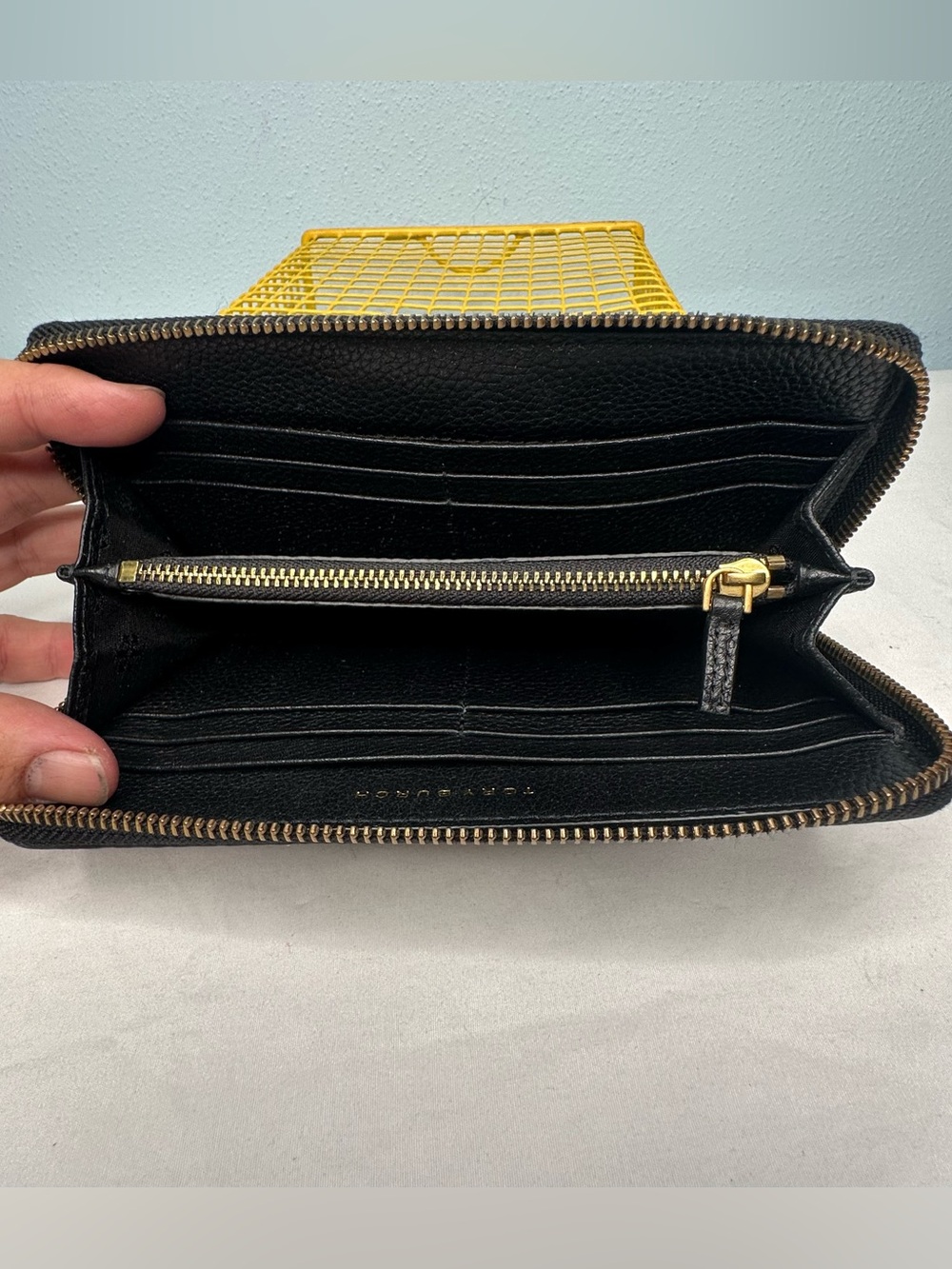Tory Burch Black & Beige Snake-Print Zip Wallet - Picture 7 of 7